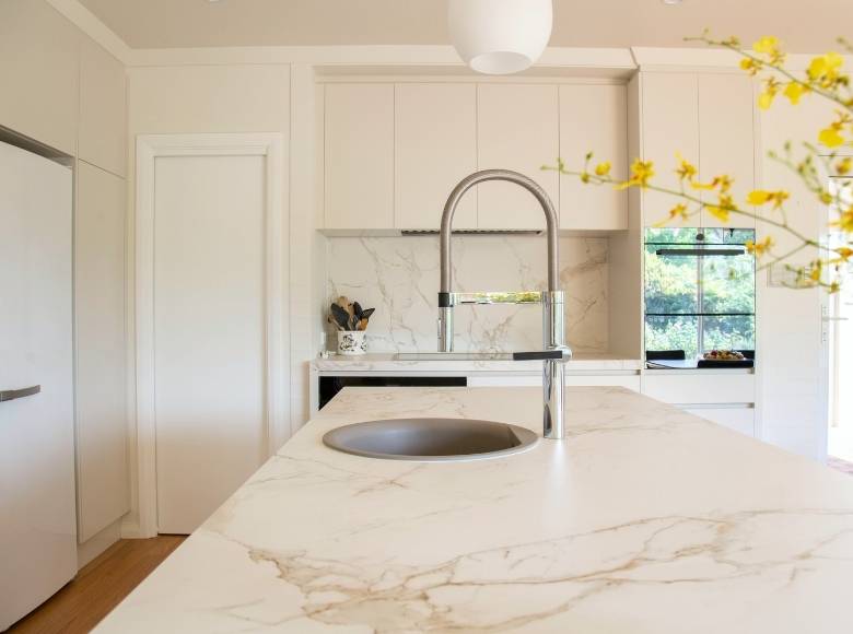 Stainless steel kitchen sink design ideas for your home - Beautiful Homes