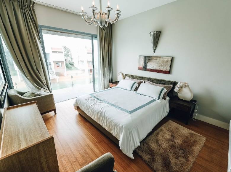 Wooden finishes that match your pastel wall colors - Beautiful Homes