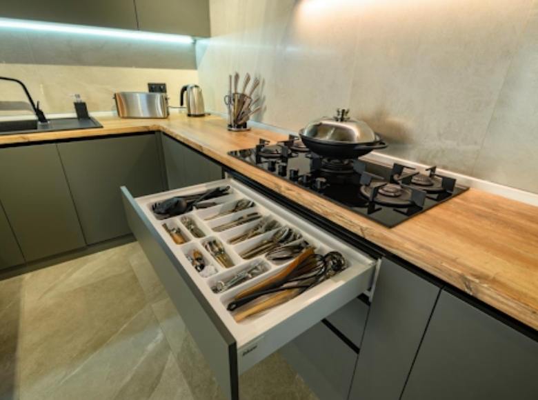 L-shaped modular kitchen as per vastu shastra for kitchen - Beautiful Homes