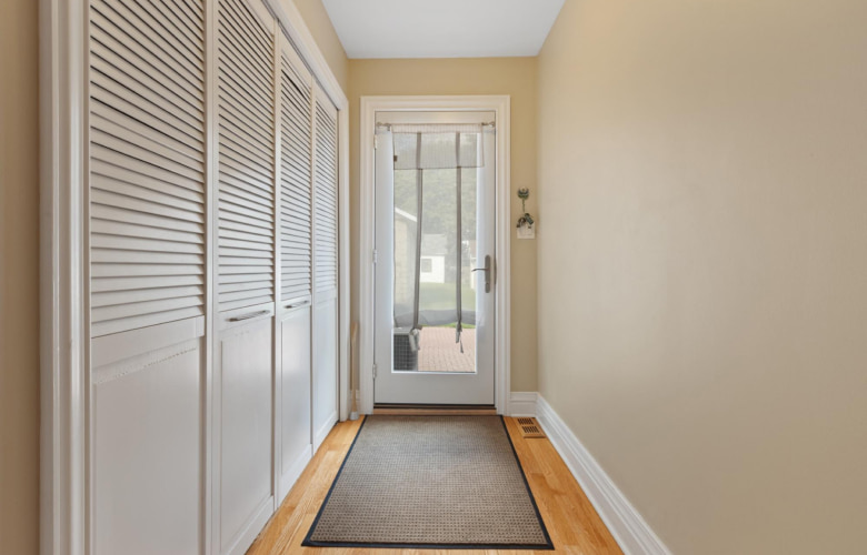 Vastu Shastri vs Feng Shui for your mian door entrance - Beautiful Homes