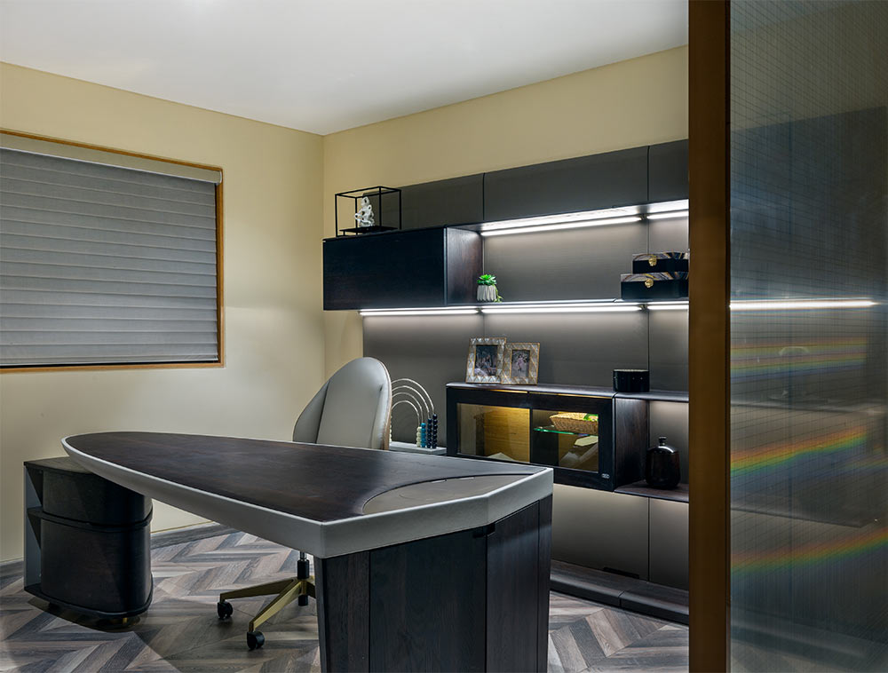 Luxurious study room design with bookshelves - Beautiful Homes