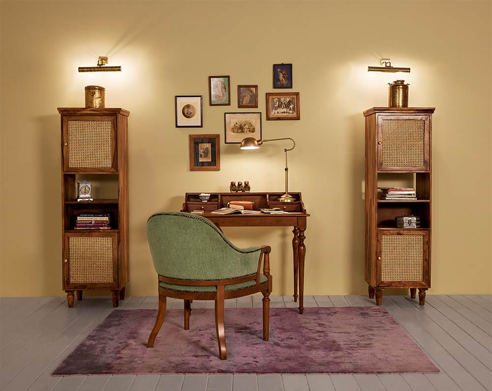 Study room décor with wall lights - Beautiful Homes