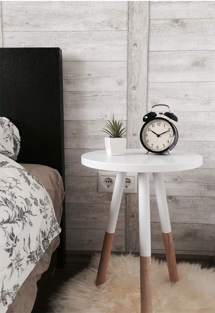 Bedside table ideas for your bedroom interior décor - Beautiful Homes Bedside table ideas for your bedroom interior décor - Beautiful Homes