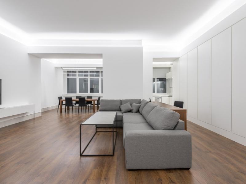 Open dining room wall décor with wooden floorboard - Beautiful Homes