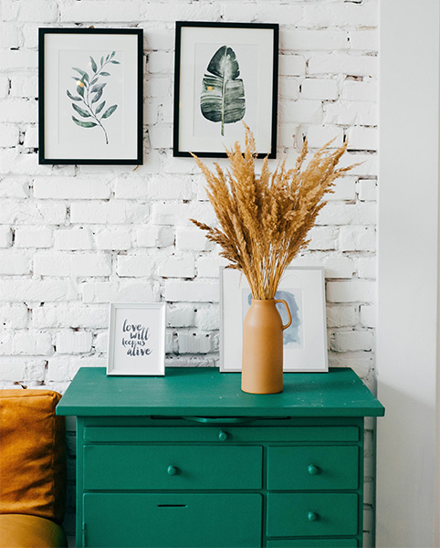 Neutral coloured brick wall to enhance your home interiors - Beautiful Homes