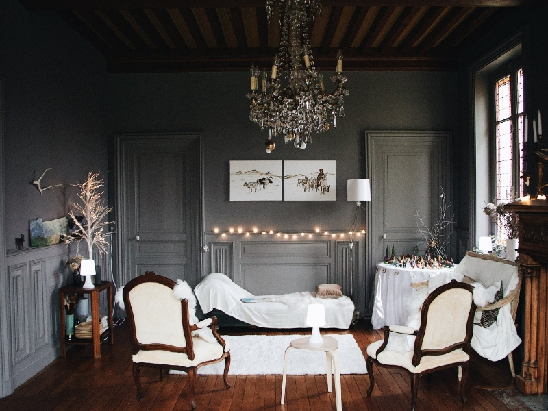 Swadeshi home designs with wall hangings - Beautiful Homes