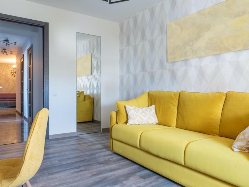 Optical illusion wall texture design ideas for your living room - Beautiful Homes