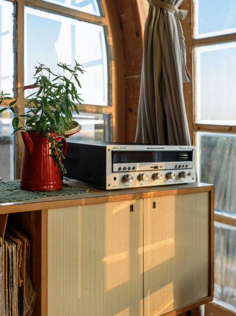 Paint the old dresser for refurbishing the old furniture - Beautiful Homes