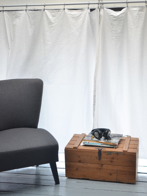 Reuse your old trunks & boxes as DIY storage or coffee table - Beautiful Homes