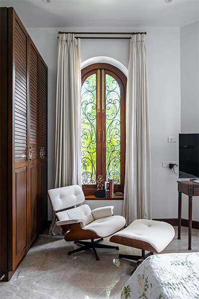 Modern chair design with wooden wardrobe for master bedroom - Beautiful Homes