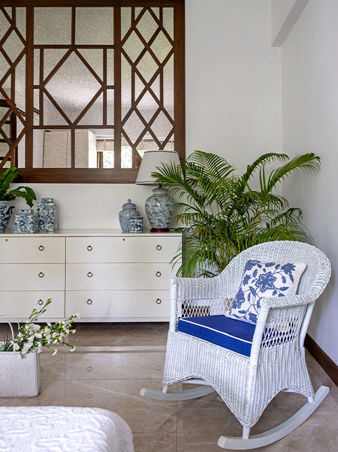 Rocking chair & mirror décor for bedroom - Beautiful Homes