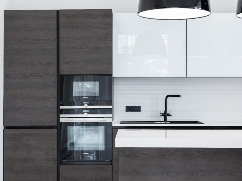 Two colour kitchen cabinets with brown & white - Beautiful Homes Two colour kitchen cabinets with brown & white - Beautiful Homes