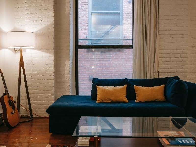 White brick wall design ideas for your living room - Beautiful Homes