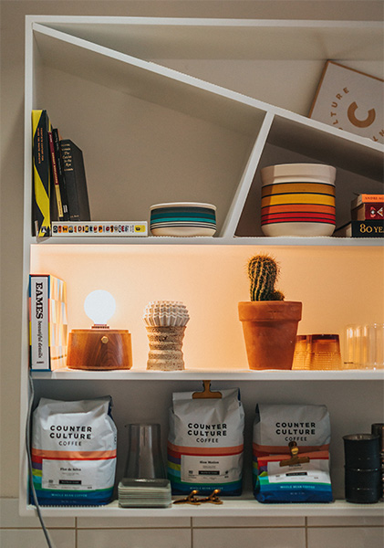 Modern & chic asymmetrical wall shelf design for your home's decor - Beautiful Homes