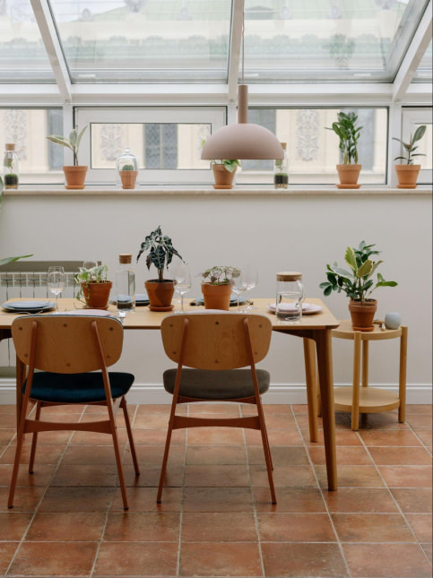 Grid ceiling design with transparent tiles - Beautiful Homes