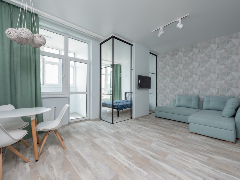 Chic wallpaper for the best zoom background - Beautiful Homes