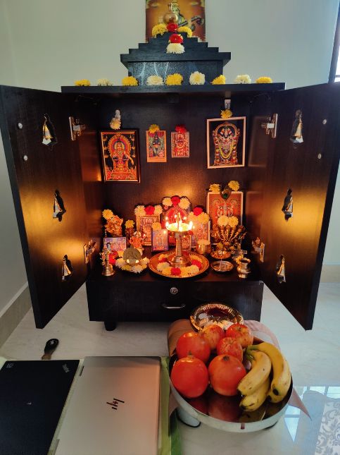 Build a small wooden mandir design at home - Beautiful Homes