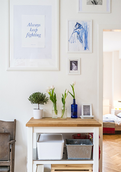 Personalise your home décor with hanging photos for your wall design - Beautiful Homes