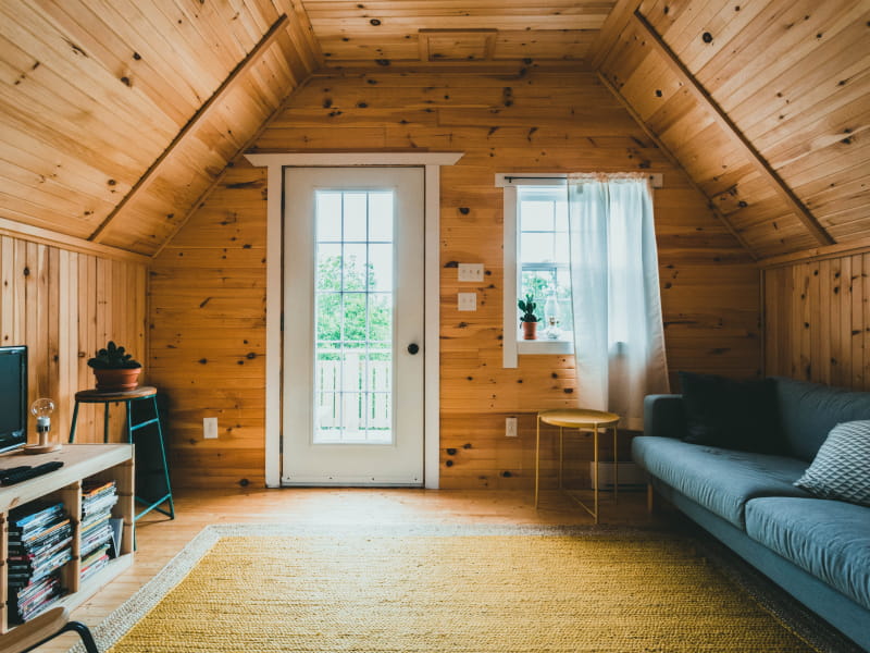 Cathedral vaulted ceiling with wooden beams - Beautiful Homes