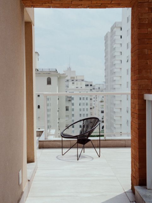 Minimal yet chic front balcony tiles design - Beautiful Homes Minimal yet chic front balcony tiles design - Beautiful Homes