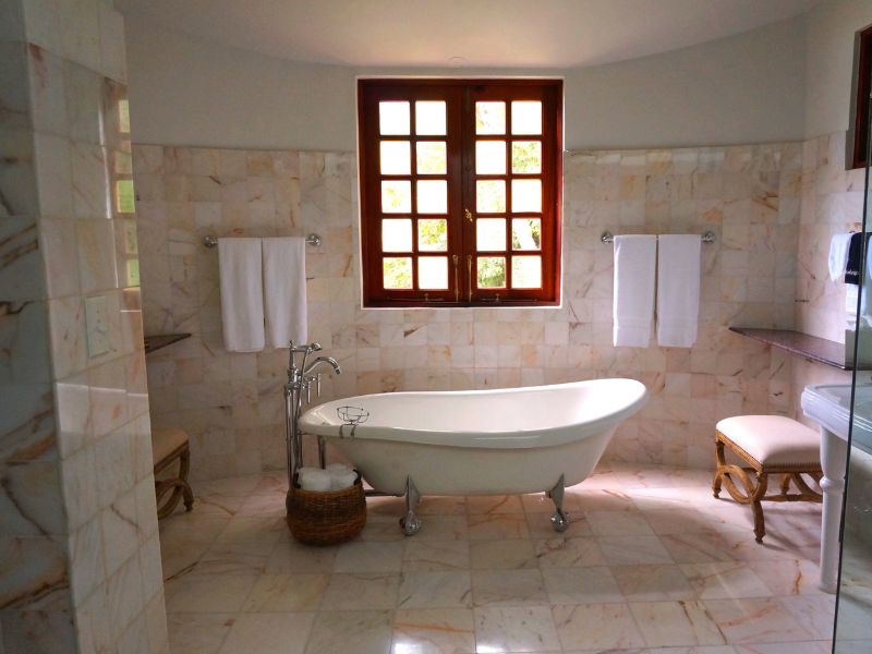 Bathroom design with bath tub - Beautiful Homes