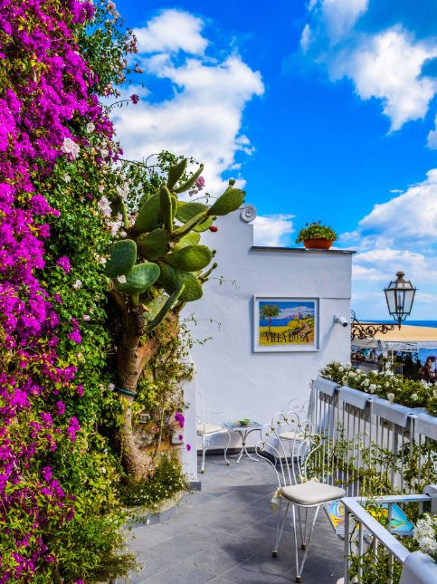 Get inspired by this stylish balcony design for your space - Beautiful Homes