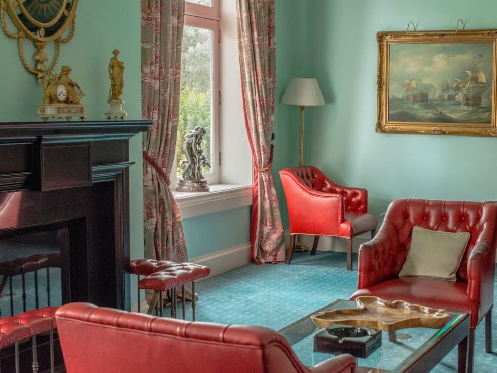 Vintage aesthetic décor style for your hall - Beautiful Homes