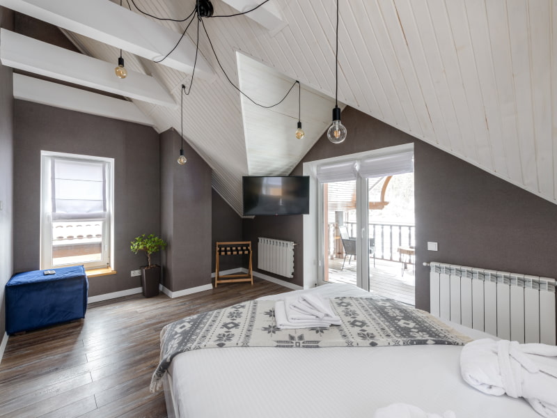 Rustic & cozy bedroom balcony design idea - Beautiful Homes