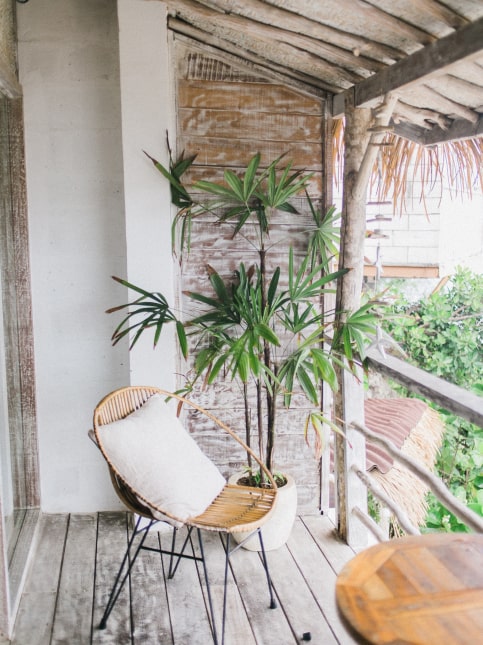 Cheerful small balcony garden ideas - Beautiful Homes