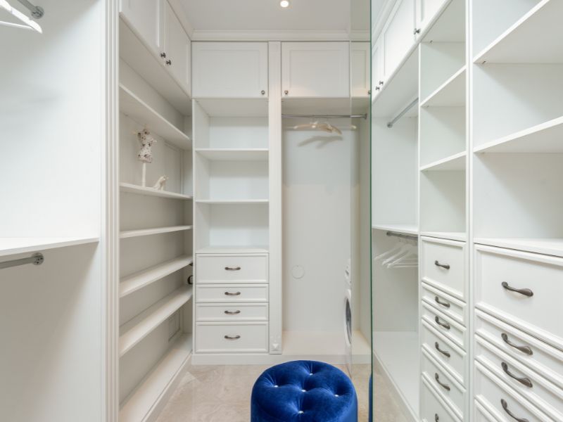 Organized walk-in closet design ideas for your home - Beautiful Homes
