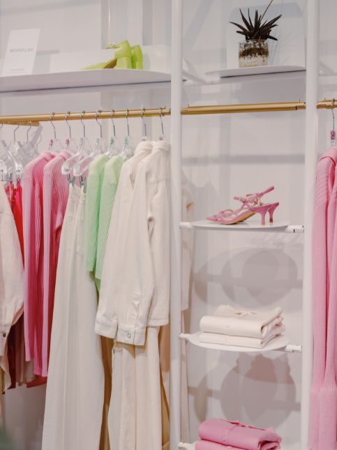 Hanger rods for your wardrobe compartment - Beautiful Homes