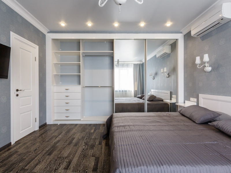 Full wall wardrobe design with mirror for your bedroom - Beautiful Homes