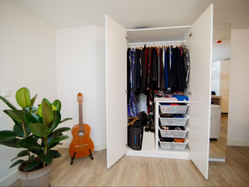 Small Single wardrobe ideas - Beautiful Homes