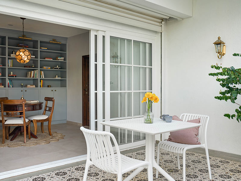 Balcony seating design with movable furniture – Beautiful Homes