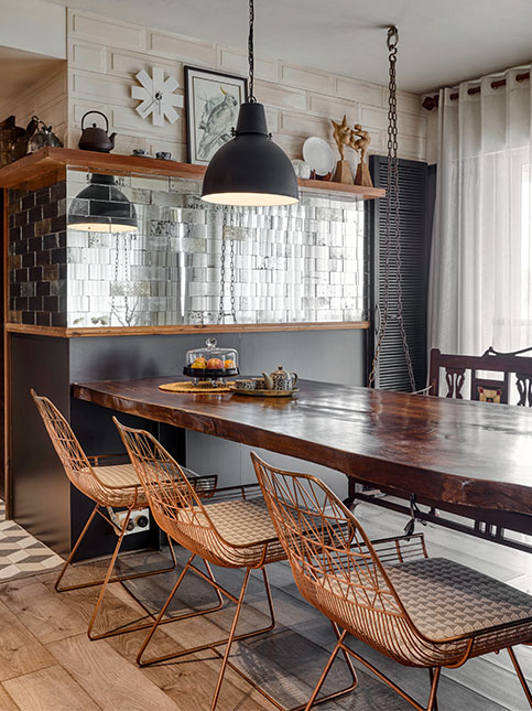Mirror like wall finish in the dining room - Beautiful Homes