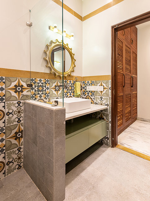 Golden Mirror Bathroom Cabin – Beautiful Homes