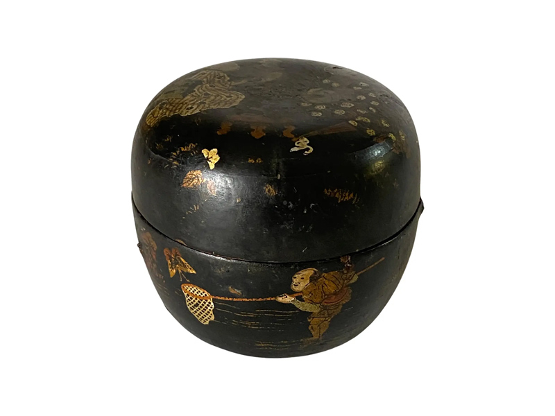 Hand-painted and lacquered papier mâché lidded box – Beautiful Homes