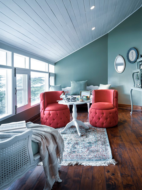 White and Red Sit Out Balcony Ideas – Beautiful Homes