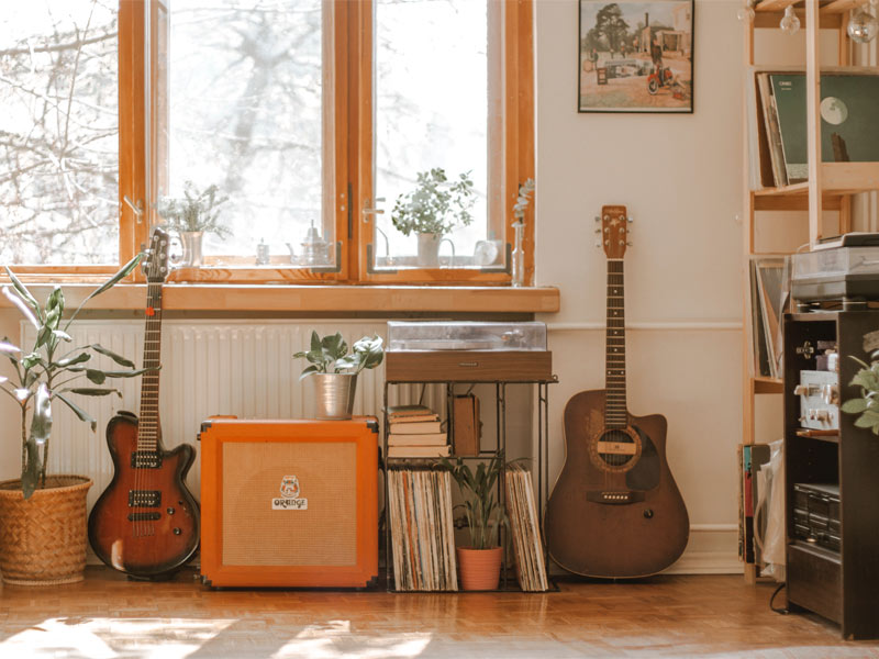 Music room corner with guitars – Beautiful Homes