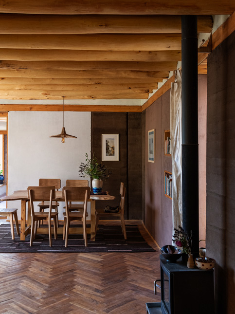 Chic wooden interior design for your dining space - Beautiful Homes