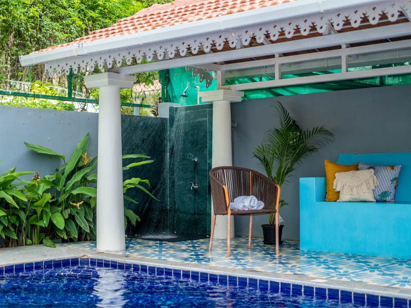 Simple outdoor seating design with swimming pool– Beautiful Homes