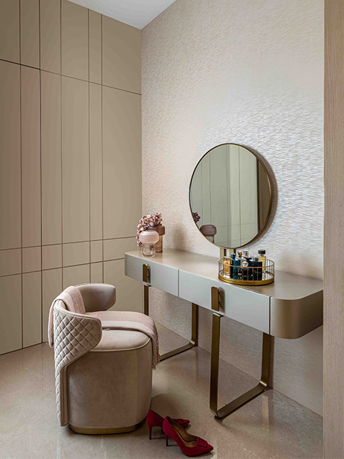 Round dressing table mirror for your bedroom - Beautiful Homes