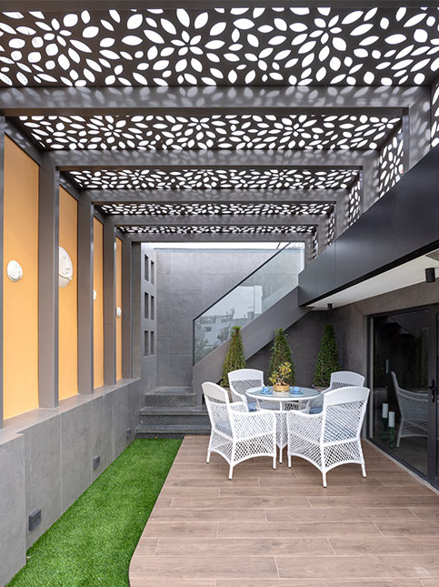 Simple Jali Ceiling Design For Outdoors - Beautiful Homes