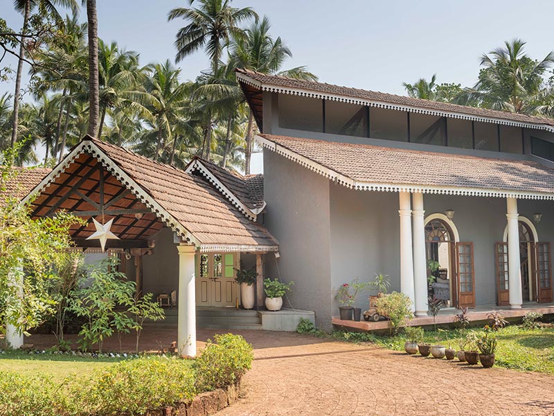 Grey house exterior design - Beautiful Homes