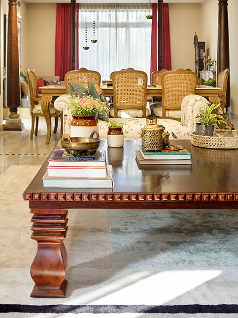 Living room with traditional aesthetic – Beautiful Homes