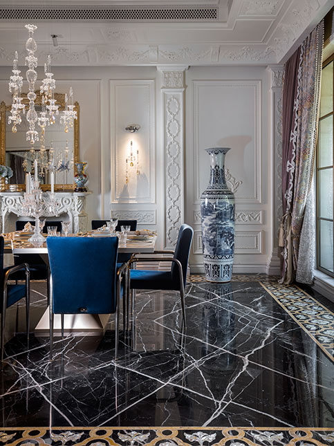 Black And White Tiles In Classy Room - Beautiful Homes