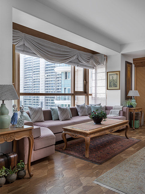 Walnut Tea Table In Living Room - Beautiful Homes