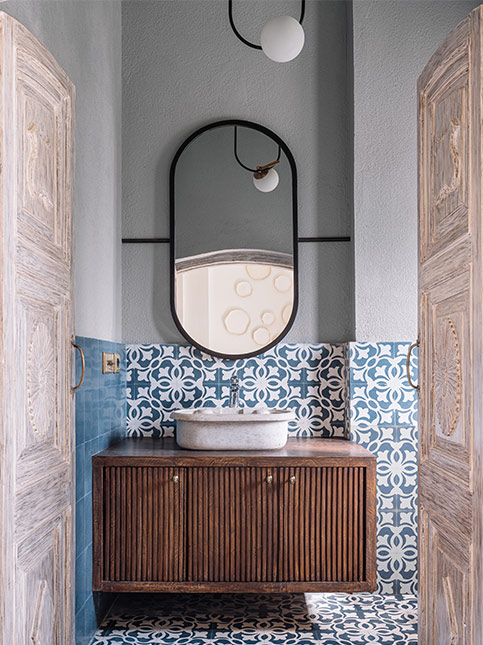 Beautiful Bathroom Décor Design in Bell Shape - Beautiful Homes