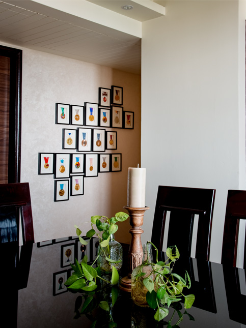 Trophy wall overlooking the dining table – Beautiful Homes