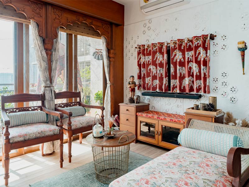 Intricately carved wooden arches – Beautiful Homes